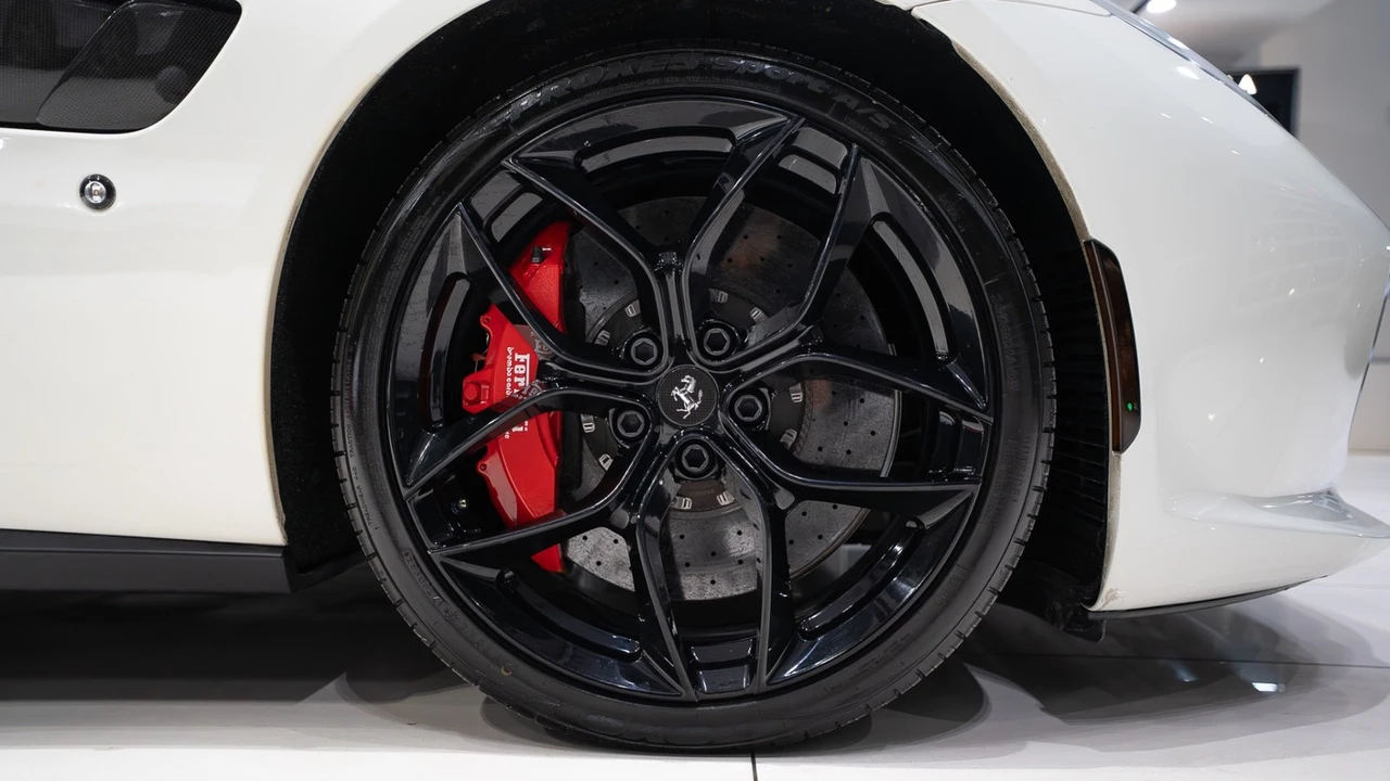 2018 Ferrari GTC4Lusso T - Image 12 of 21