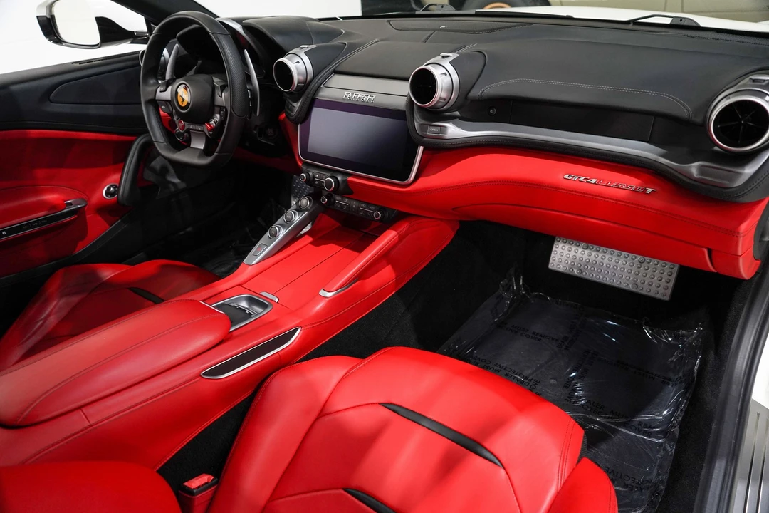 2018 Ferrari GTC4Lusso T - Image 15 of 31