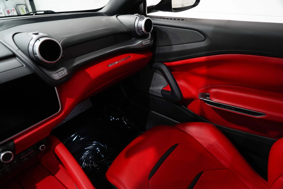 2018 Ferrari - Image 13 of 31