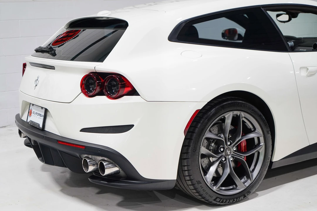 2018 Ferrari - Image 23 of 31