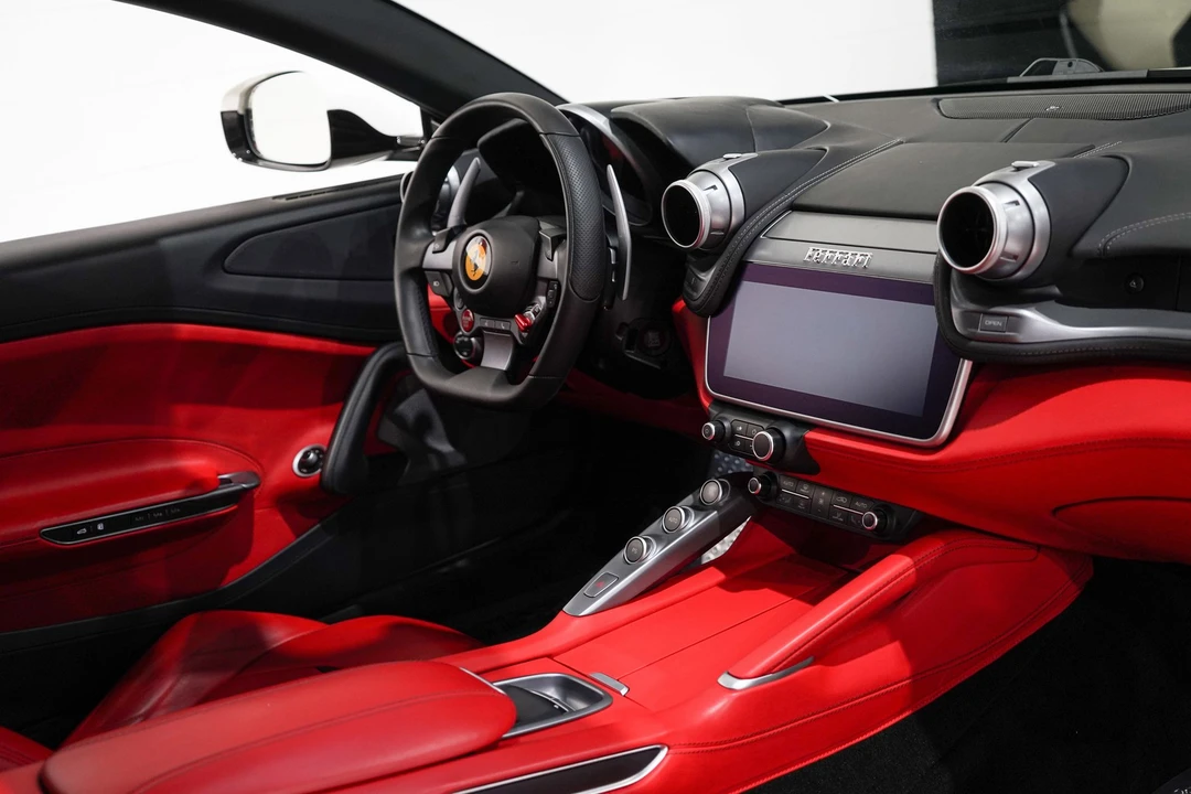 2018 Ferrari - Image 14 of 31