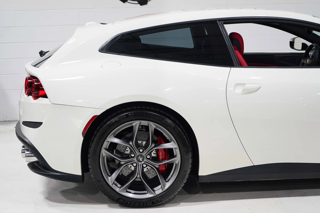 2018 Ferrari - Image 22 of 31