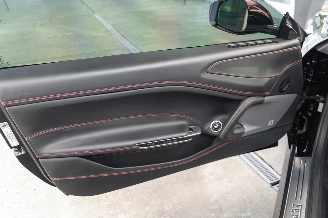 2018 Ferrari GTC4Lusso T - Image 11 of 21