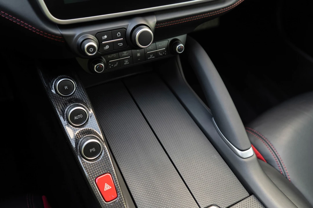 2018 Ferrari GTC4Lusso T - Image 25 of 31