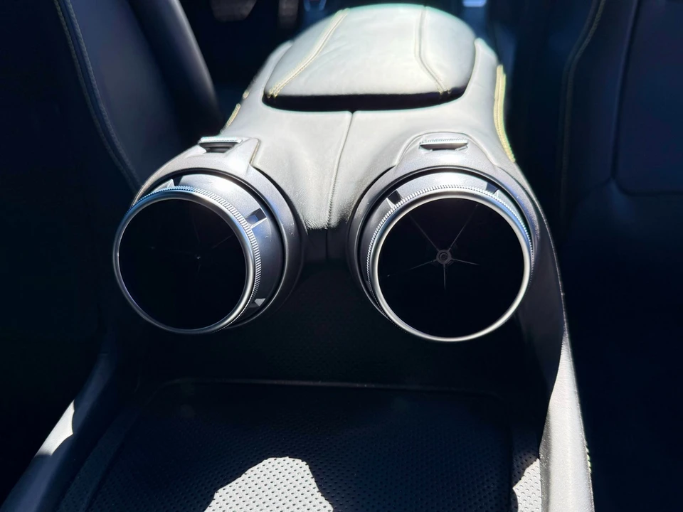 2018 Ferrari GTC4Lusso - Image 27 of 31