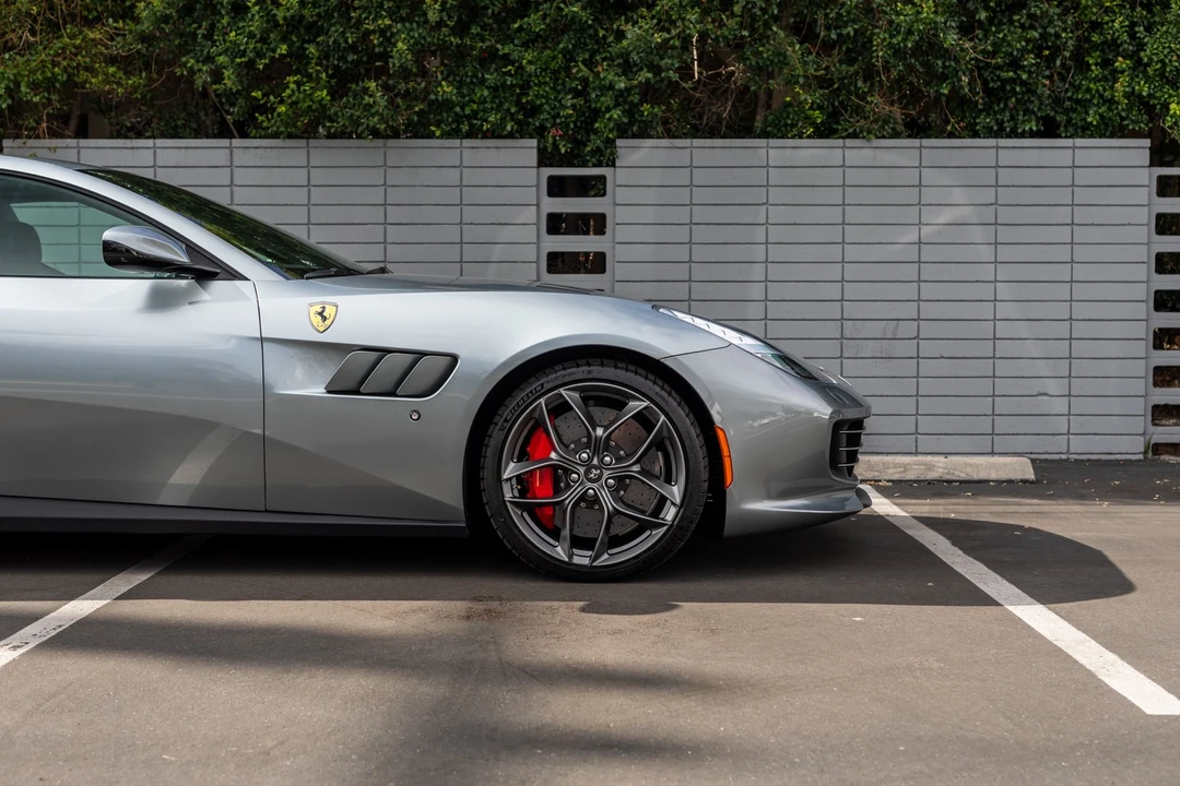 2018 Ferrari GTC4Lusso T - Image 10 of 31