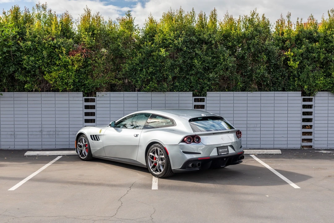 2018 Ferrari GTC4Lusso T - Image 25 of 31