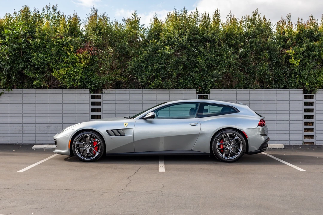 2018 Ferrari GTC4Lusso T - Image 22 of 31