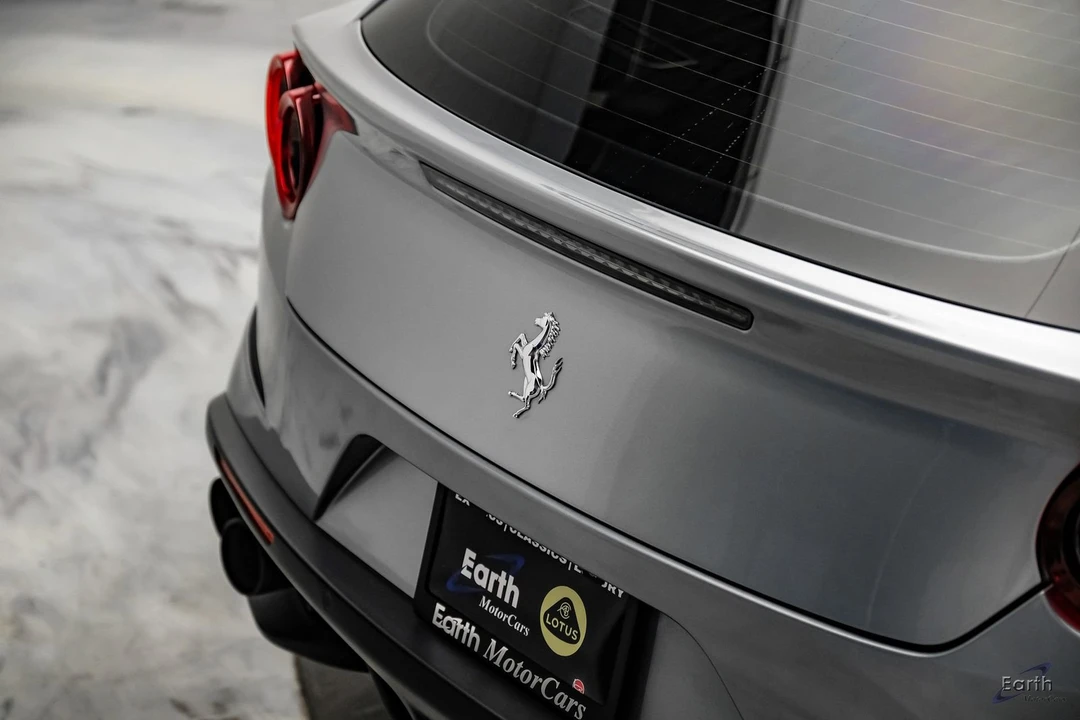 2018 Ferrari GTC4Lusso - Image 16 of 31