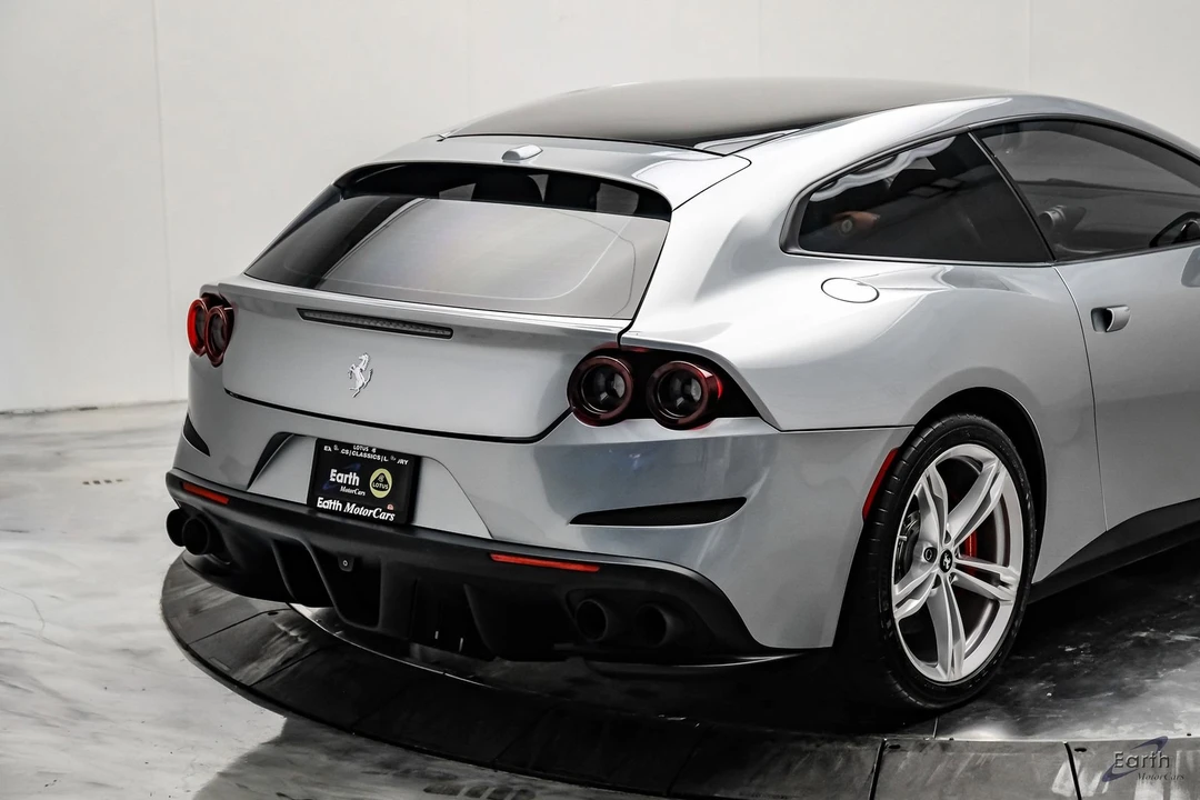2018 Ferrari GTC4Lusso - Image 19 of 31