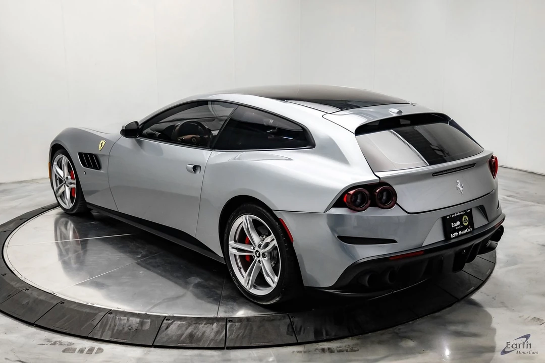 2018 Ferrari GTC4Lusso - Image 12 of 31