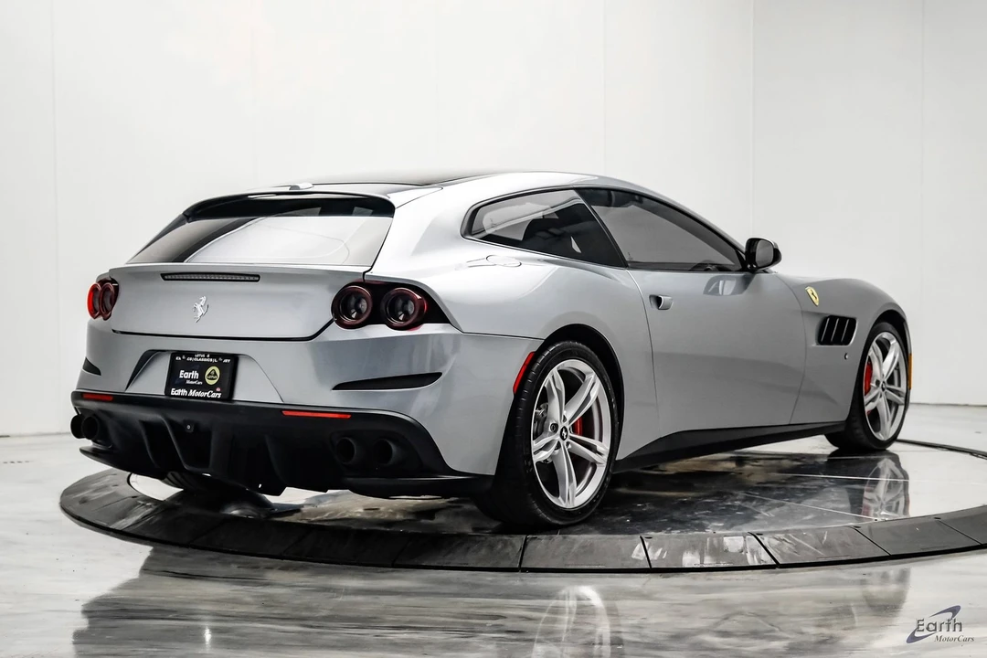 2018 Ferrari GTC4Lusso - Image 17 of 31