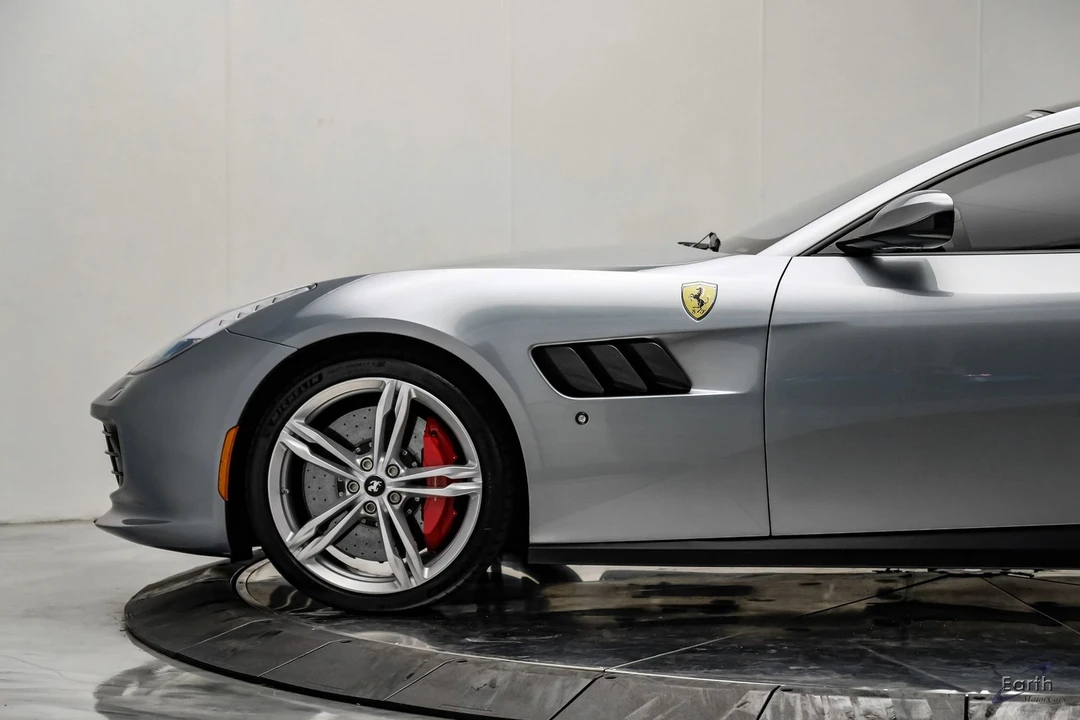 2018 Ferrari GTC4Lusso - Image 8 of 31