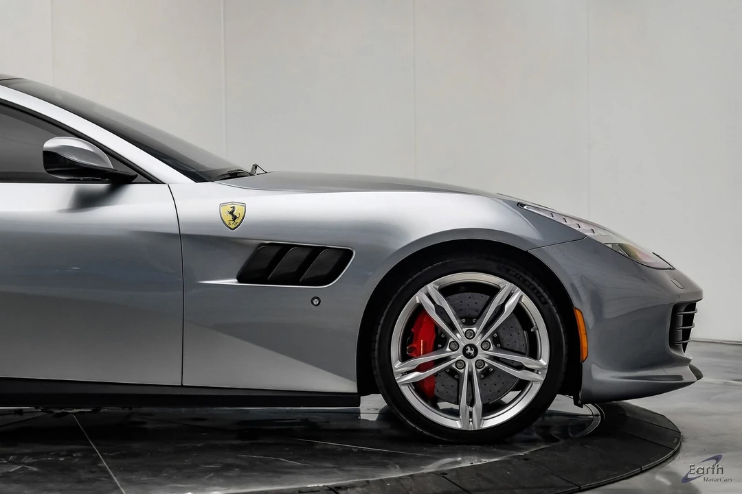 2018 Ferrari GTC4Lusso - Image 26 of 31