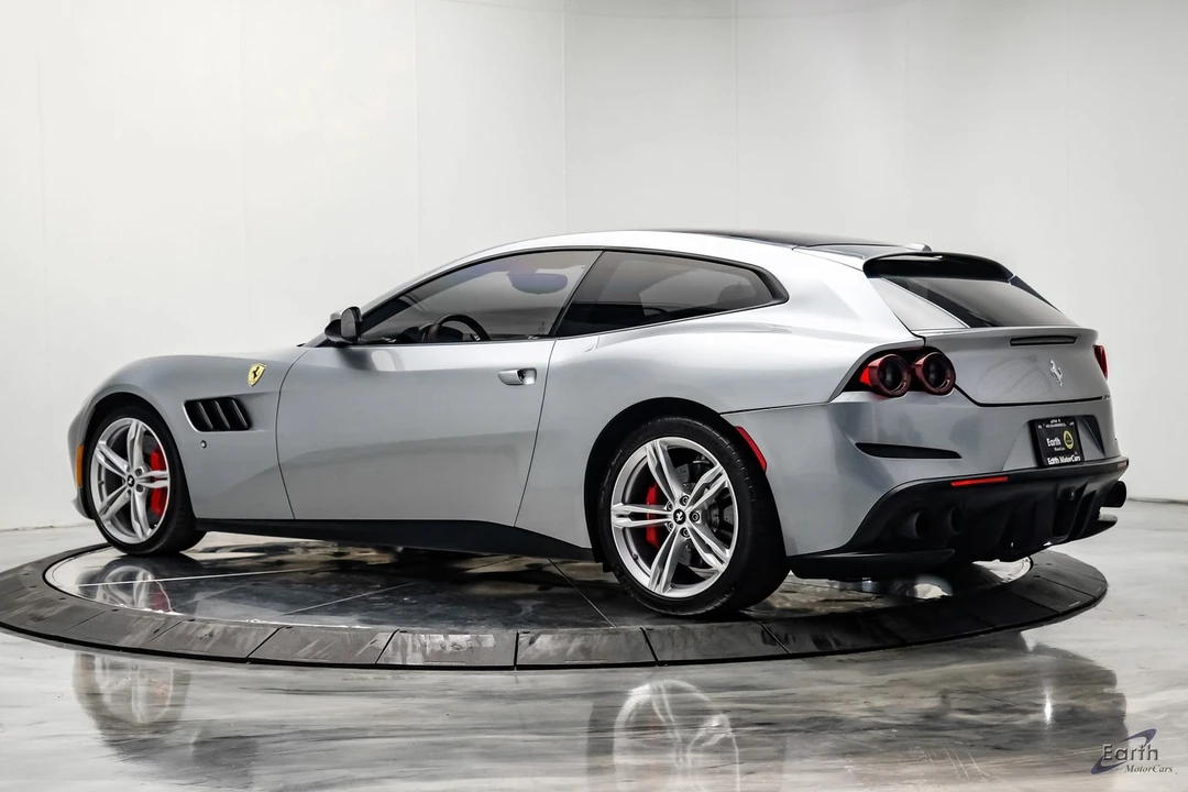 2018 Ferrari GTC4Lusso - Image 10 of 31