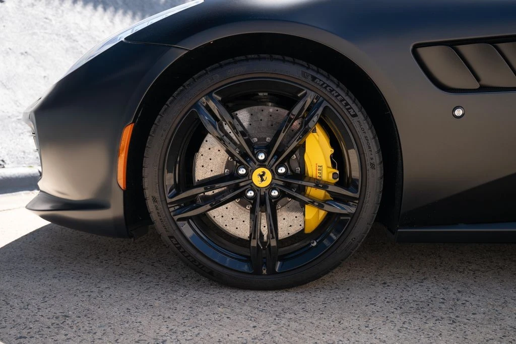 2018 Ferrari GTC4Lusso - Image 16 of 21
