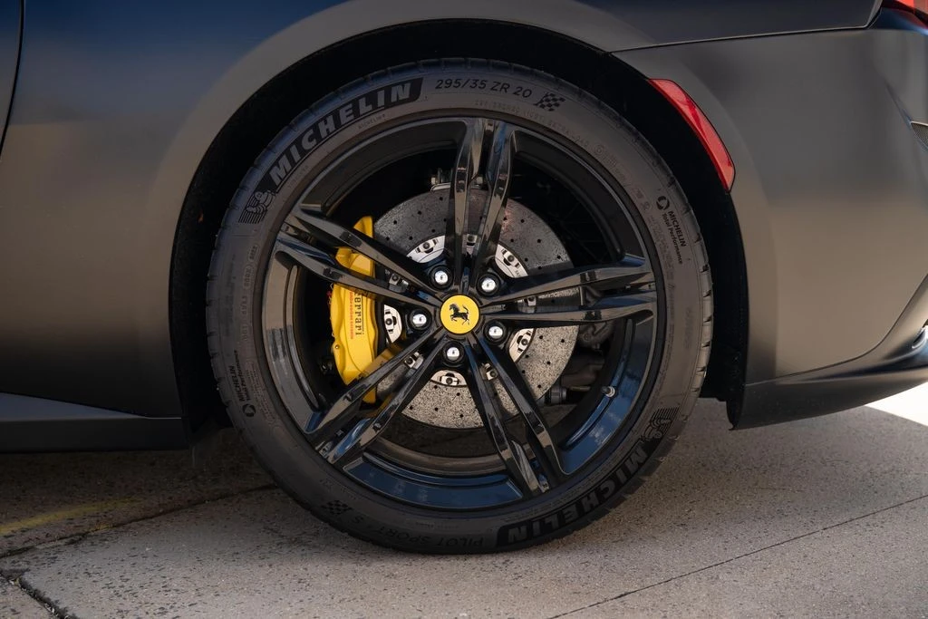 2018 Ferrari GTC4Lusso - Image 18 of 21