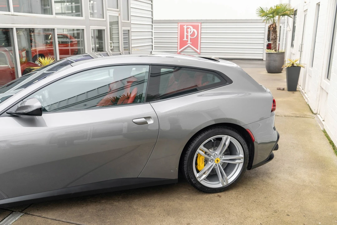 2018 Ferrari GTC4Lusso - Image 4 of 21