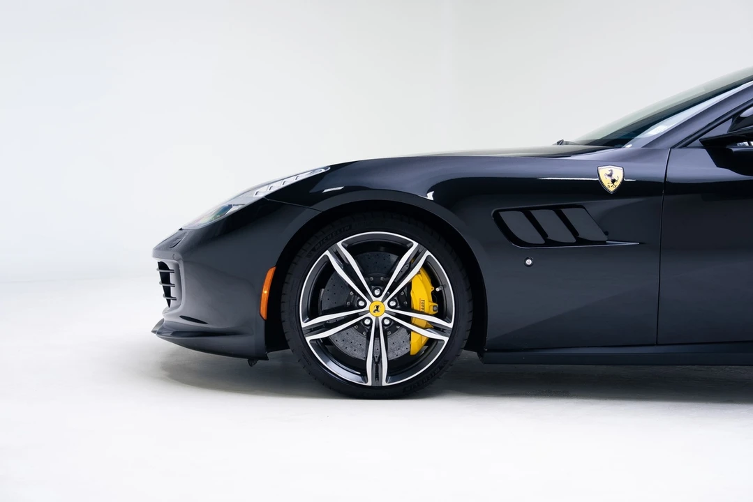 2018 Ferrari GTC4Lusso - Image 15 of 21