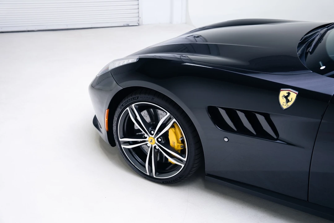 2018 Ferrari GTC4Lusso - Image 17 of 21