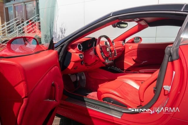 2018 Ferrari California T - Image 10 of 19