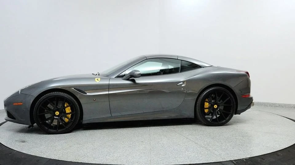 2018 Ferrari California T - Image 2 of 19