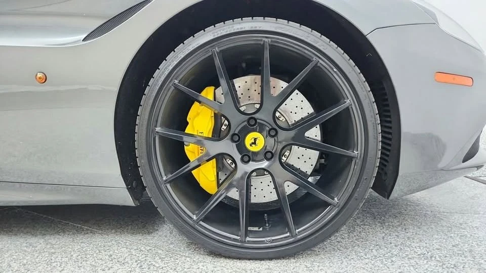 2018 Ferrari California T - Image 13 of 19