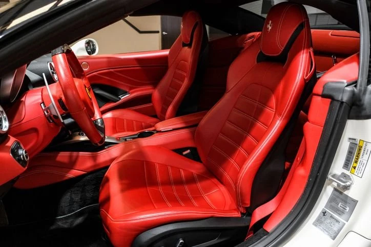 2018 Ferrari California T - Image 9 of 12