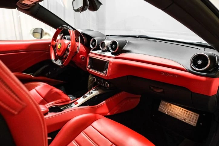 2018 Ferrari California T - Image 7 of 12