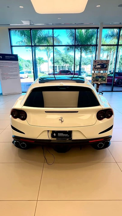 2018 Ferrari GTC4Lusso T - Image 10 of 12