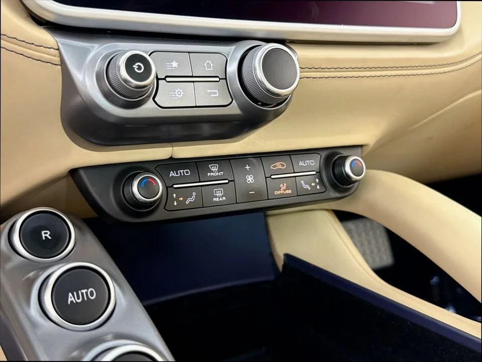 2018 Ferrari GTC4Lusso - Image 10 of 18