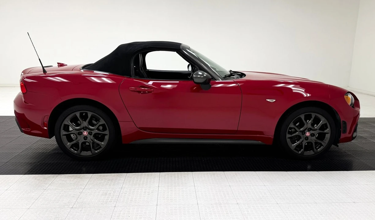2018 Fiat 124 Spider - Image 9 of 31