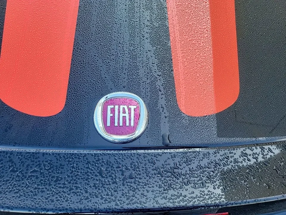 2018 Fiat 124 Spider - Image 10 of 15