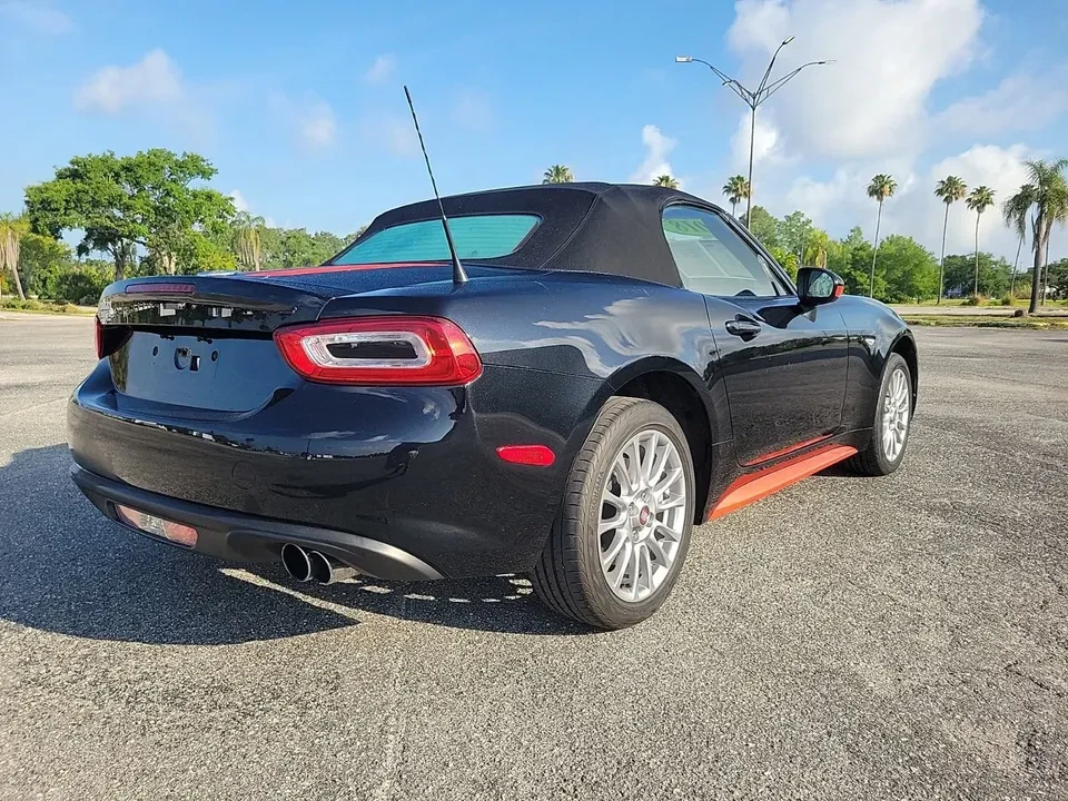2018 Fiat 124 Spider - Image 4 of 15
