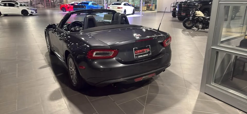 2018 Fiat 124 Spider - Image 3 of 4