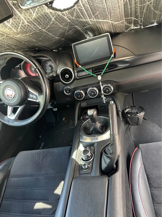 2018 Fiat 124 Spider - Image 14 of 17