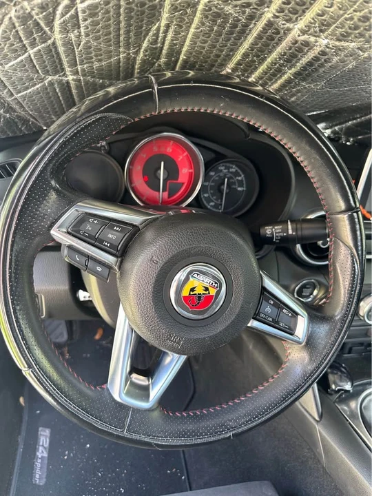 2018 Fiat 124 Spider - Image 11 of 17