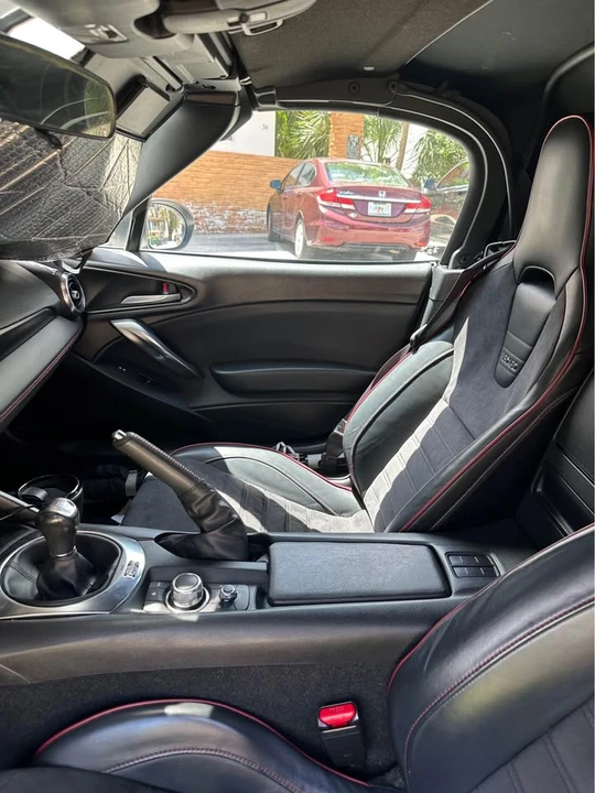 2018 Fiat 124 Spider - Image 12 of 17