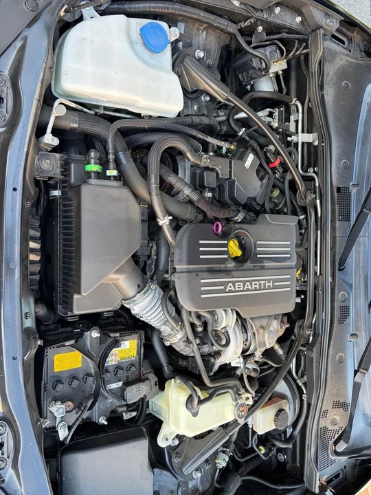 2018 Fiat 124 Spider - Image 13 of 14