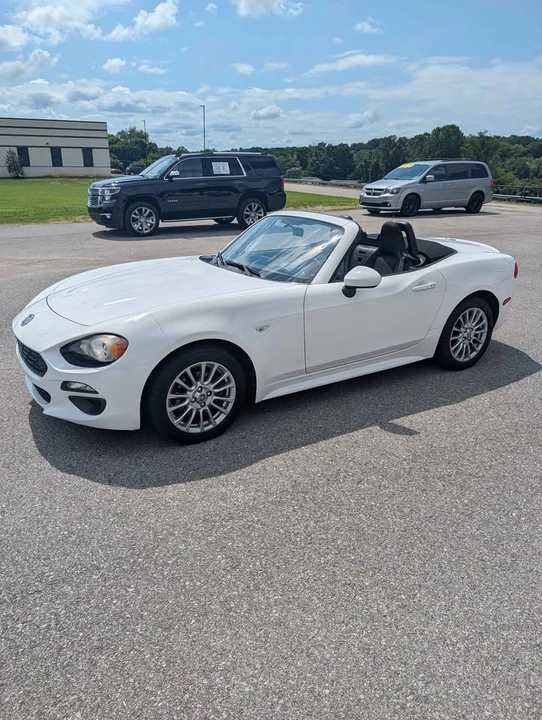 2018 Fiat 124 Spider - Image 9 of 13
