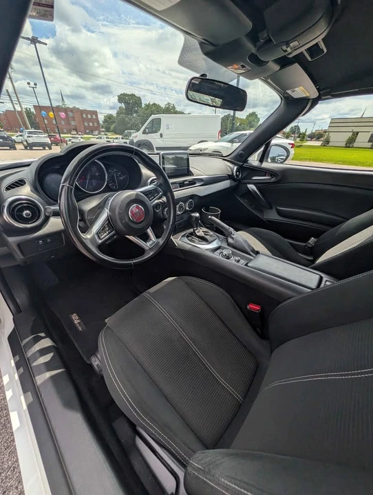 2018 Fiat 124 Spider - Image 7 of 13