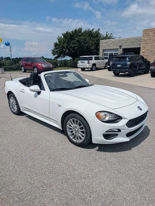 2018 Fiat 124 Spider - Image 12 of 13