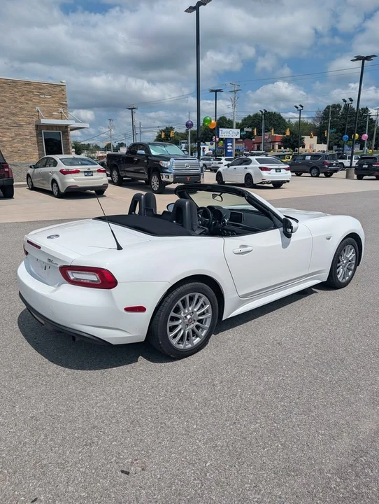 2018 Fiat 124 Spider - Image 11 of 13