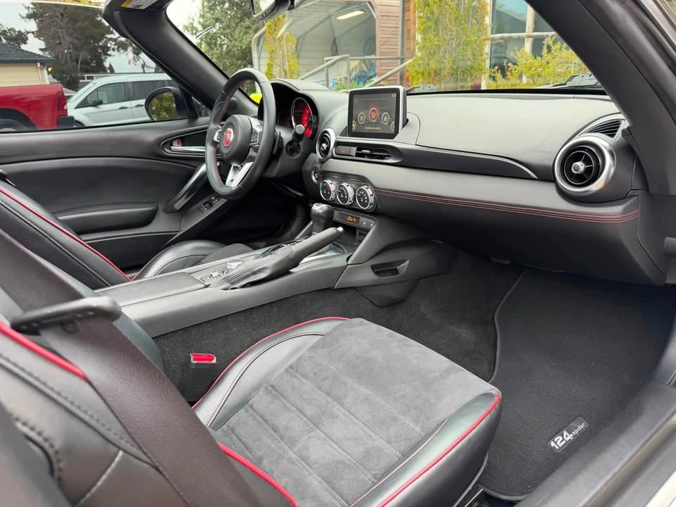 2018 Fiat 124 Spider - Image 11 of 20
