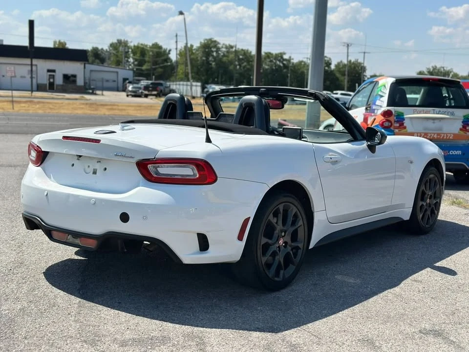2018 Fiat 124 Spider - Image 10 of 20