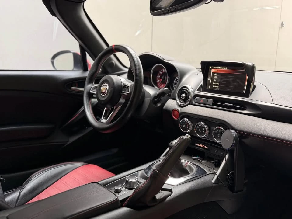 2018 Fiat 124 Spider - Image 9 of 11