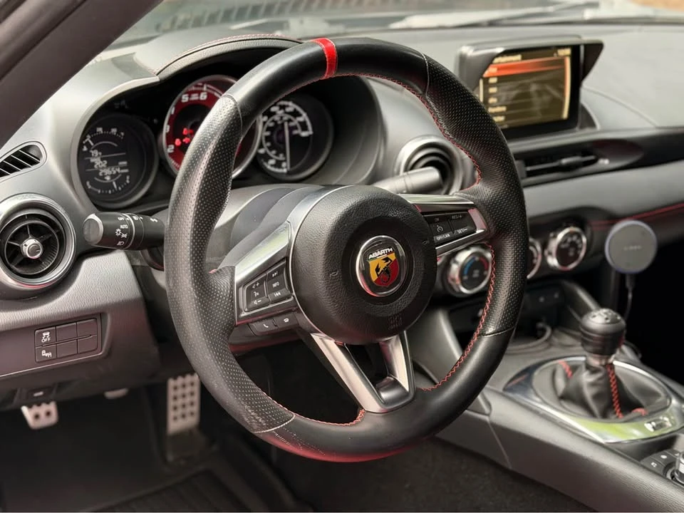 2018 Fiat 124 Spider - Image 11 of 11