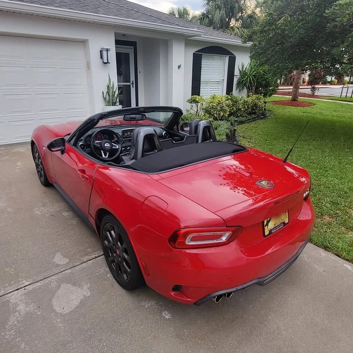 2018 Fiat 124 Spider - Image 4 of 10