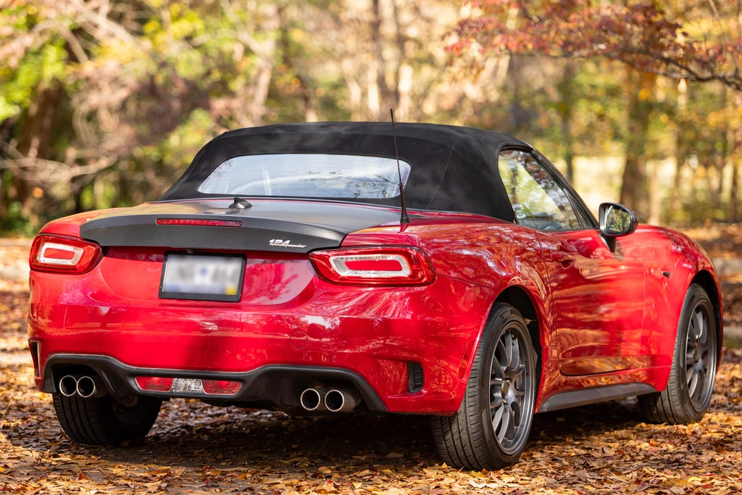 2018 Fiat 124 Spider - Image 16 of 31