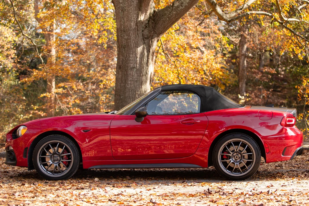 2018 Fiat 124 Spider - Image 12 of 31